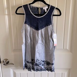 Liz Lange maternity crochet top tank NWT XS